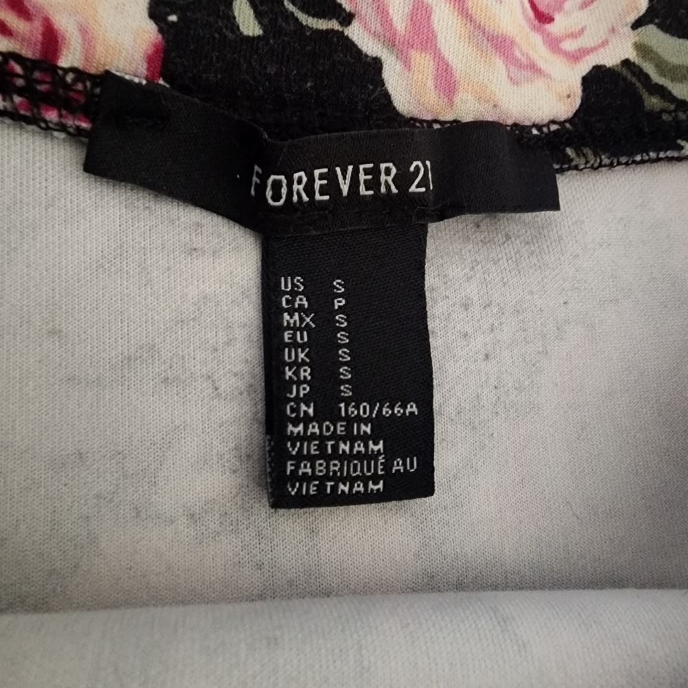 Forever 21 Floral Skater Skirt - Picture 5 of 5